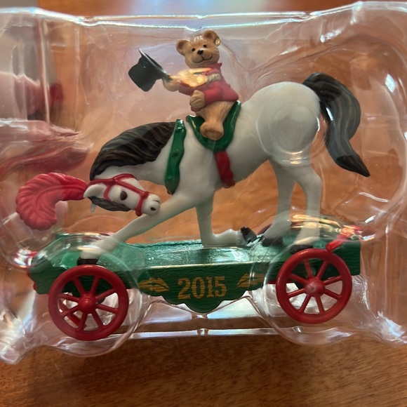NIB Hallmark Keepsake ornament. 2015. 18th in in the Pony for Christmas series. - Picture 12 of 13